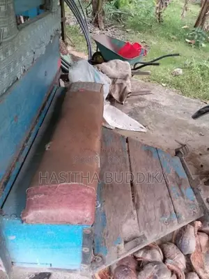 Kubota K700 2004 Tractor (Used)