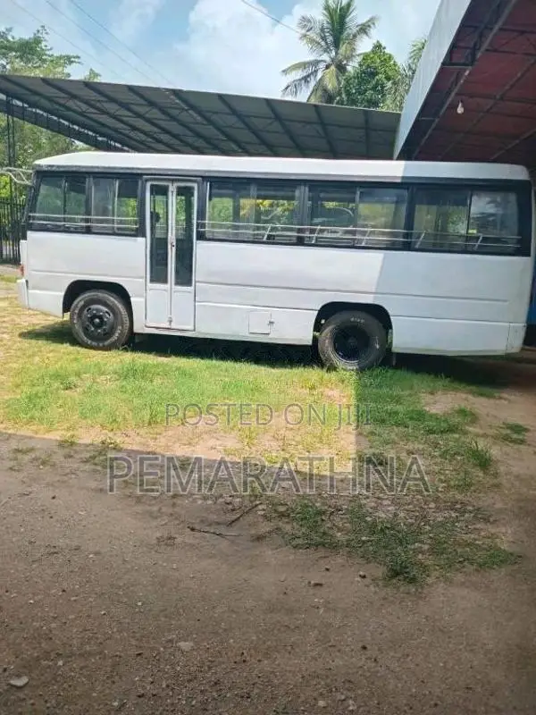 Ashok-Leyland Cargo 2002 Bus (Used)