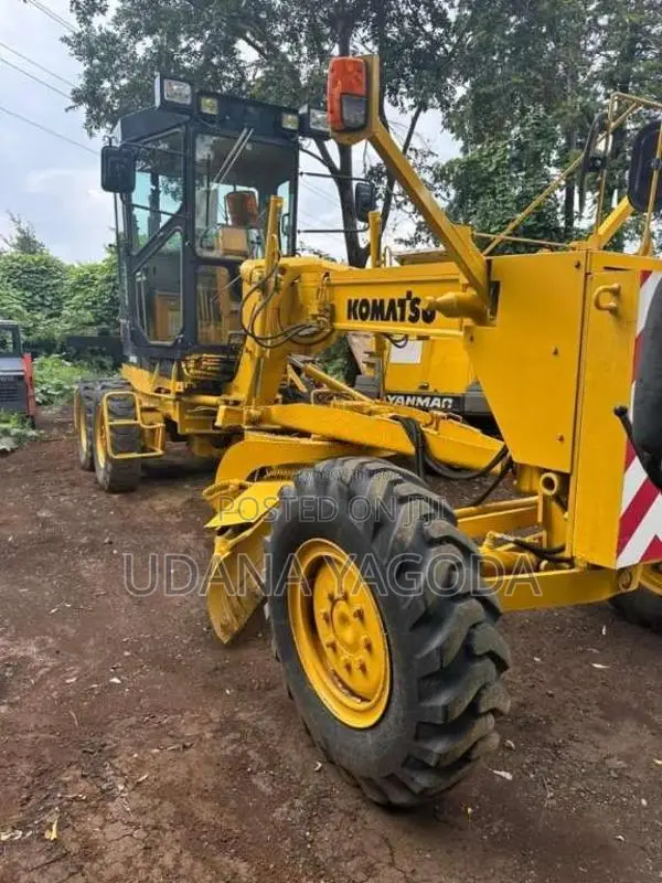 Komatsu Motor Grader GD405A-2 2012 Heavy-Duty Unregistered (Reconditio