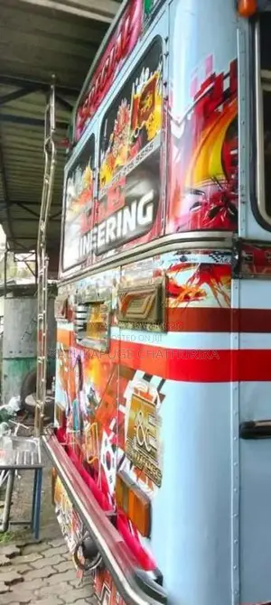 Ashok-Leyland Ruby 2006 Bus (Used)