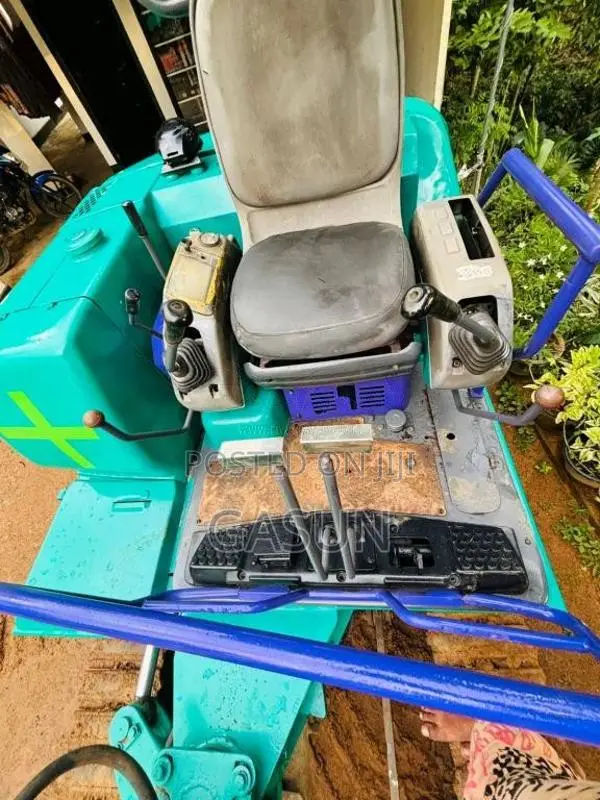 Komatsu PC30-7 Excavator 2022 Heavy-Duty (Used)