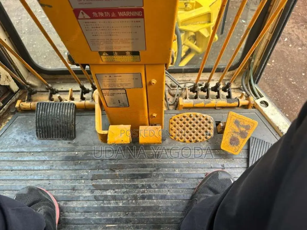 Komatsu Motor Grader GD405A-2 2012 Heavy-Duty Unregistered (Reconditio