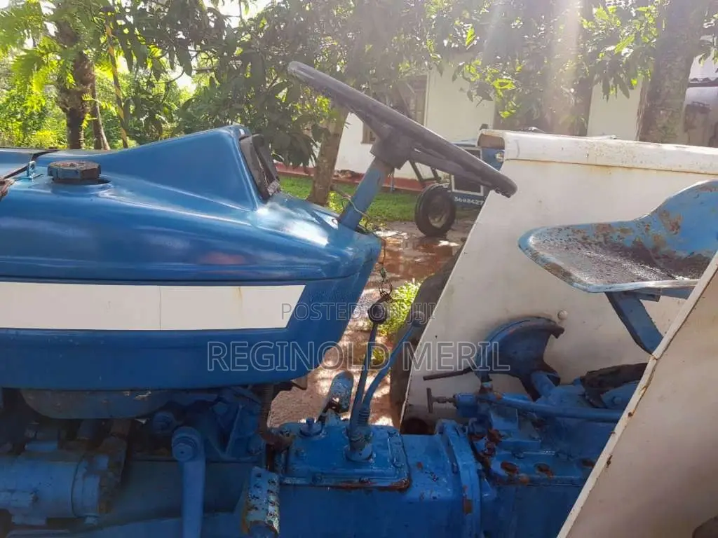 Ford 3600 1975 Tractor (Used)