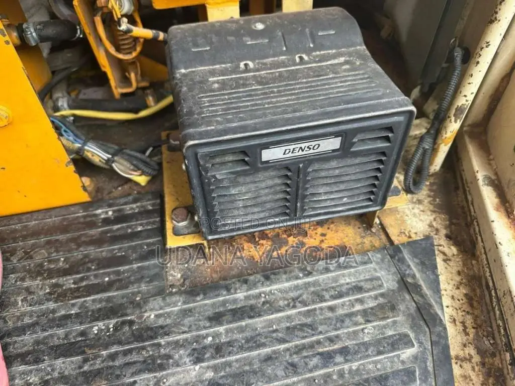 Komatsu Motor Grader GD405A-2 2012 Heavy-Duty Unregistered (Reconditio