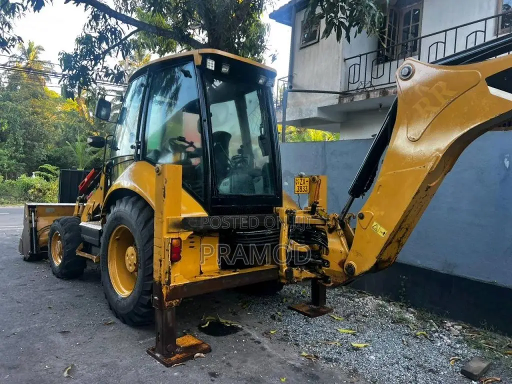CAT Cat 2014 Heavy-Duty (Used)