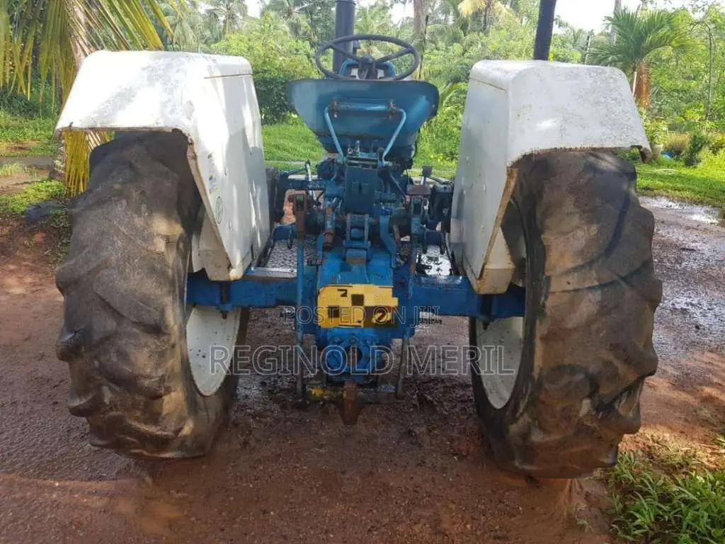 Ford 3600 1975 Tractor (Used)