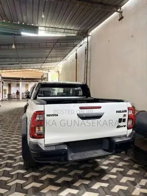 Toyota Hilux 2024 Pickup (Used)