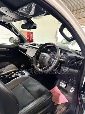 Toyota Hilux 2024 Pickup (Used)