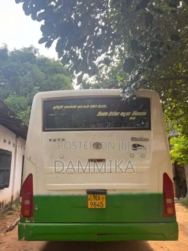 Tata Starbus 2010 Bus (Used)