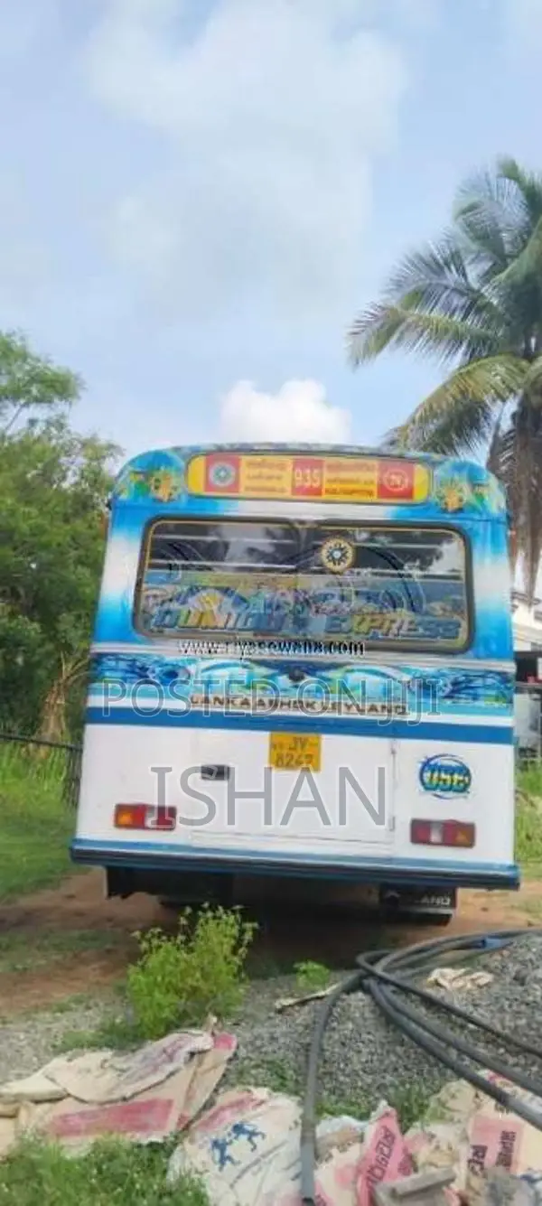 Ashok-Leyland Viking 2005 Bus (Used)
