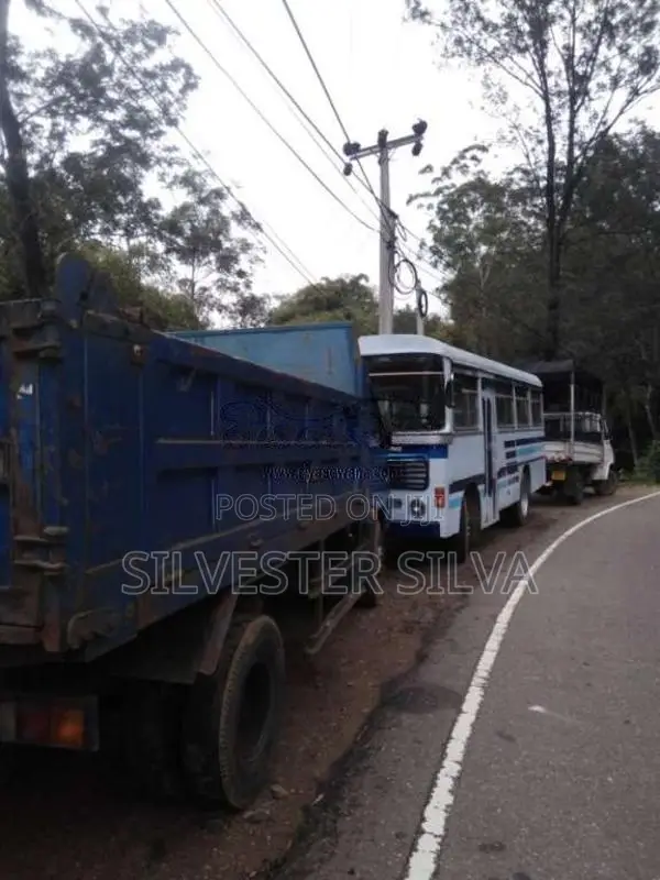 Ashok-Leyland Comet 1994 Bus (Used)