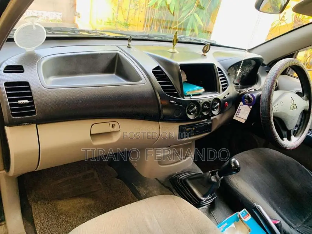 Mitsubishi L200 2011 Pickup (Used)
