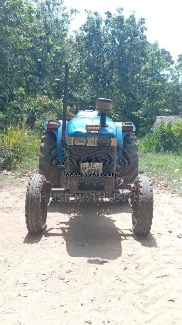 New-Holland 4710 2010 Tractor (Used)