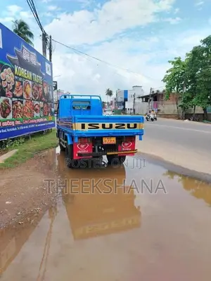 Isuzu ELF NKR 1980 Lorry (Used)