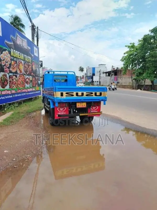 Isuzu ELF NKR 1980 Lorry (Used)