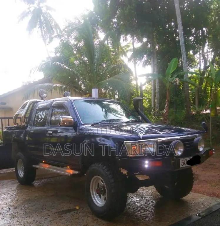 Toyota Hilux 1983 Pickup (Used)