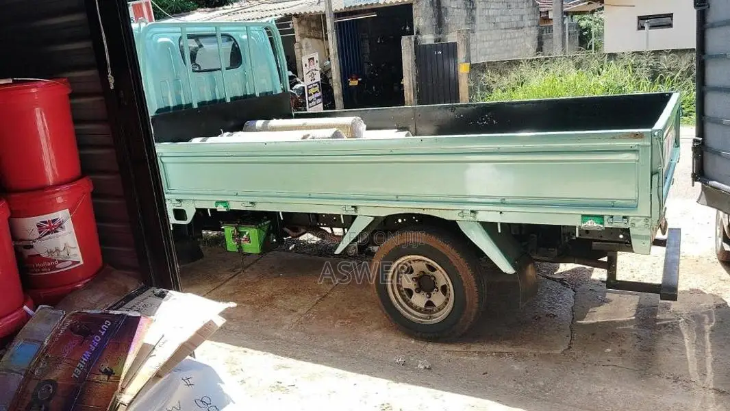 Nissan Atlas 2005 Lorry (Used)
