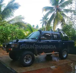 Toyota Hilux 1983 Pickup (Used)