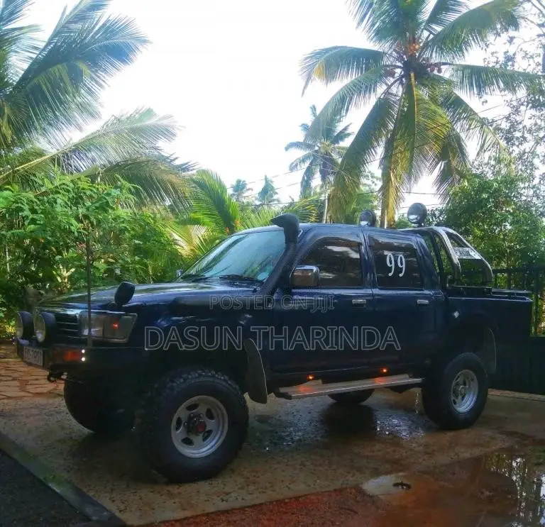 Toyota Hilux 1983 Pickup (Used)