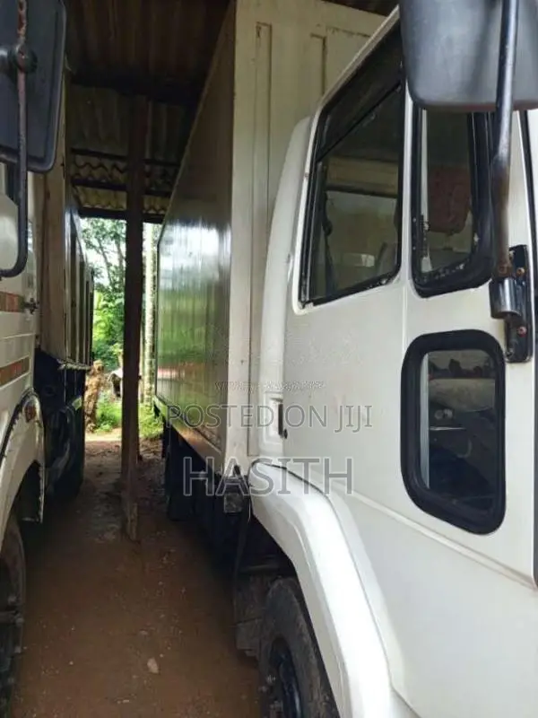 Ashok-Leyland Leyland 2010 Lorry (Used)