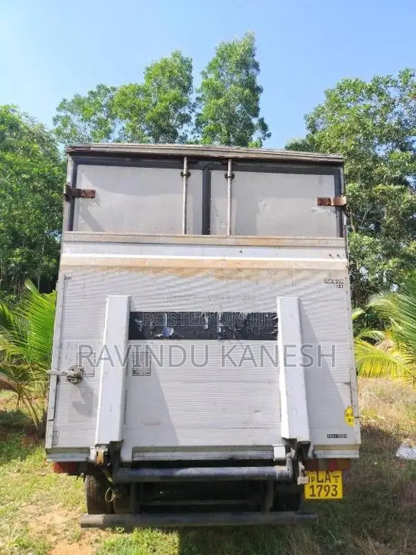 Ashok-Leyland E Comet 2005 Lorry (Used)