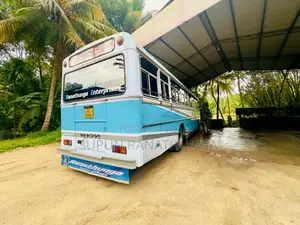 Eicher Skyline 2017 Bus (Used)