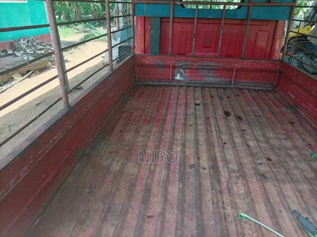 Tata Dimo BattA 2010 Lorry (Used)