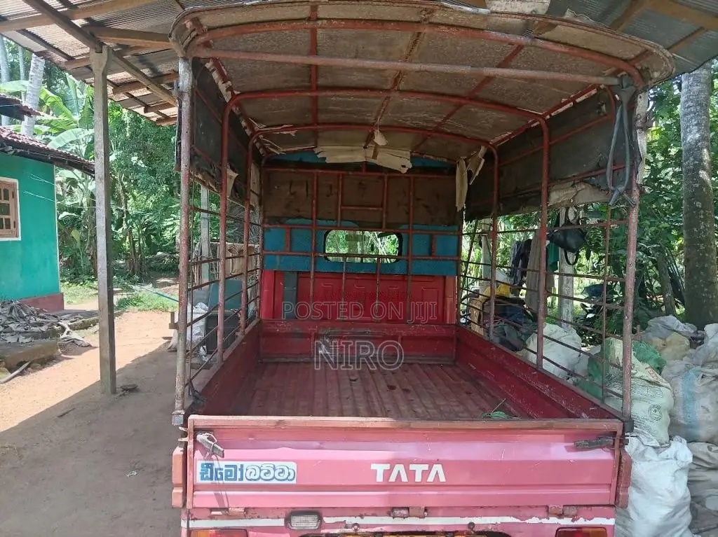 Tata Dimo BattA 2010 Lorry (Used)