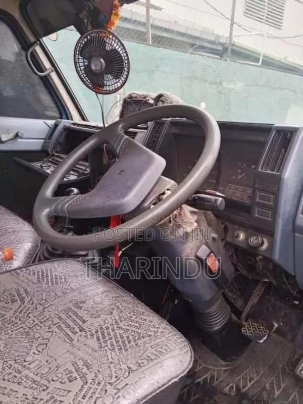 Isuzu ELF 1979 Lorry (Used)