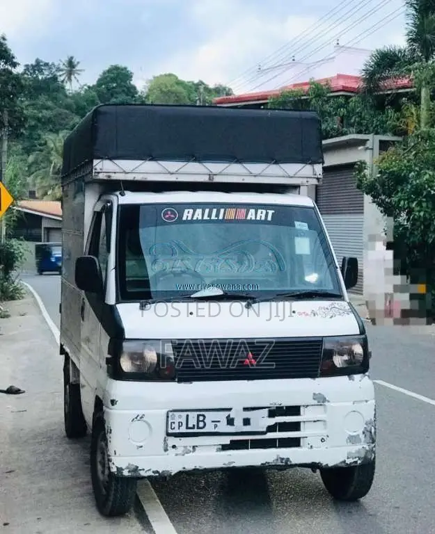 Mitsubishi U61T 2001 Lorry (Used)