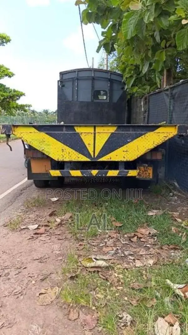 Ashok-Leyland Tusker 2006 Lorry (Used)