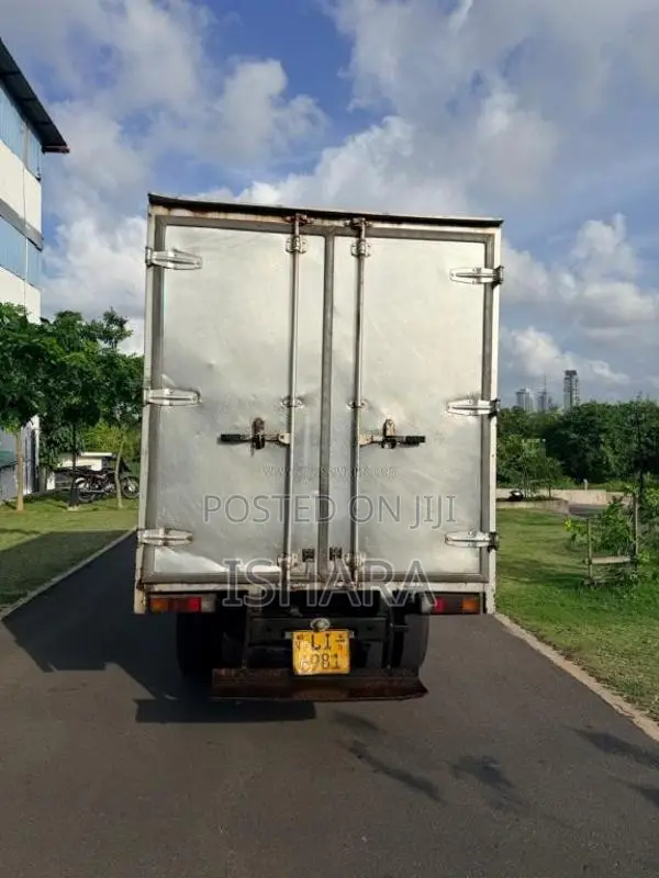 Mitsubishi Canter 2011 Lorry (Used)
