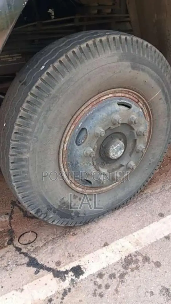 Ashok-Leyland Tusker 2006 Lorry (Used)