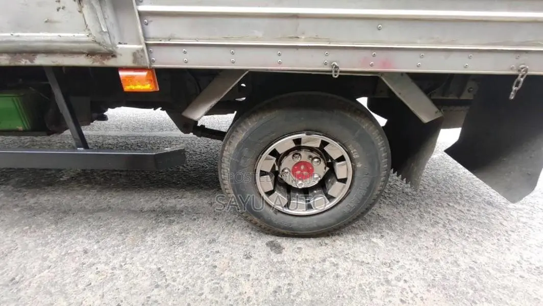 Mitsubishi Canter 1995 Lorry (Used)