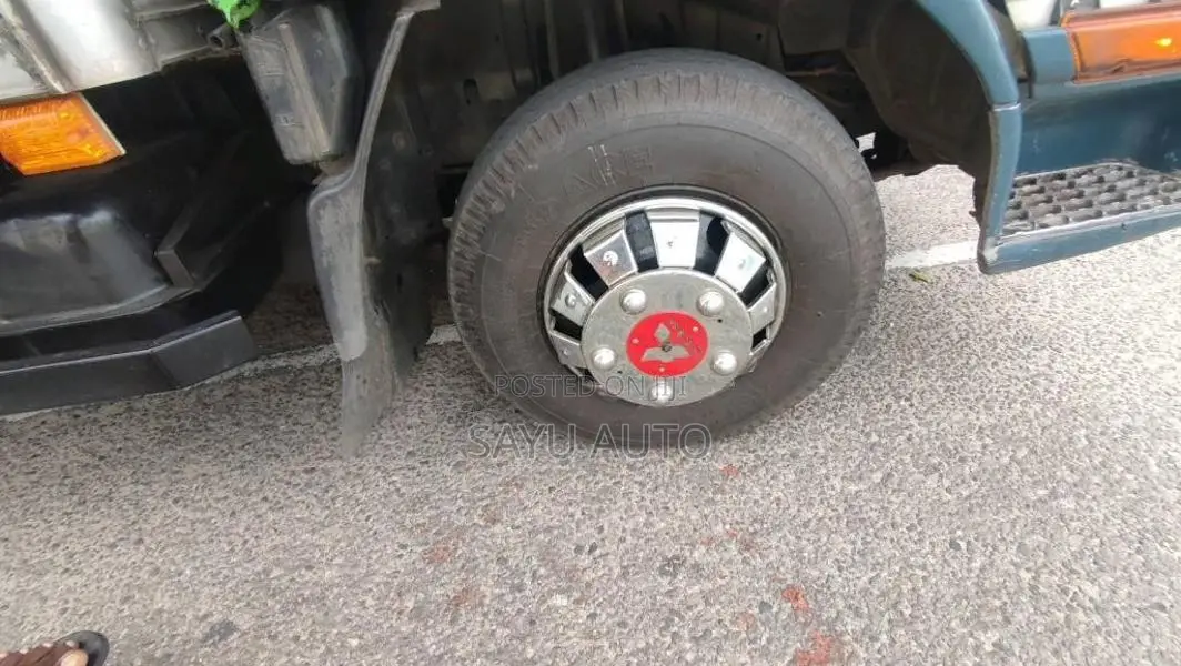Mitsubishi Canter 1995 Lorry (Used)