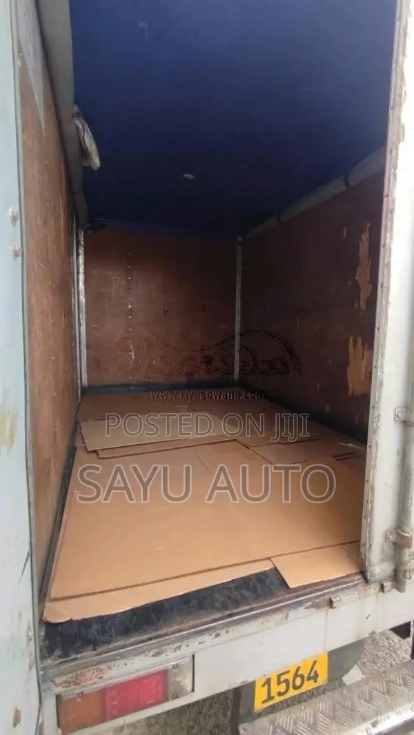 Mitsubishi Canter 1995 Lorry (Used)