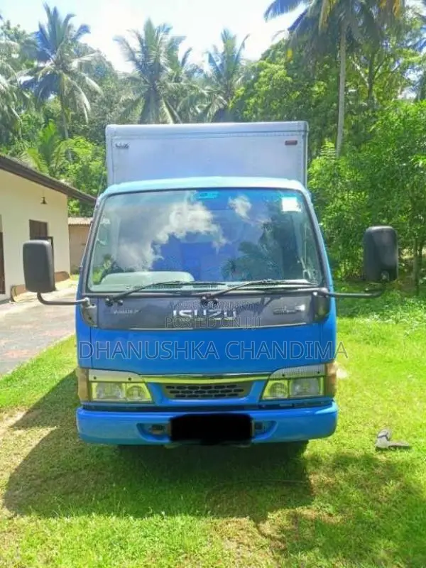 Isuzu ELF 2002 Lorry (Used)