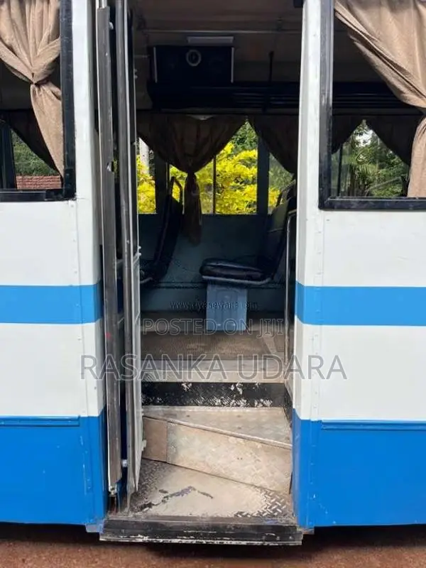 Toyota Dyna 1992 Bus (Used)