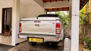 Toyota Hilux 2006 Pickup (Used)