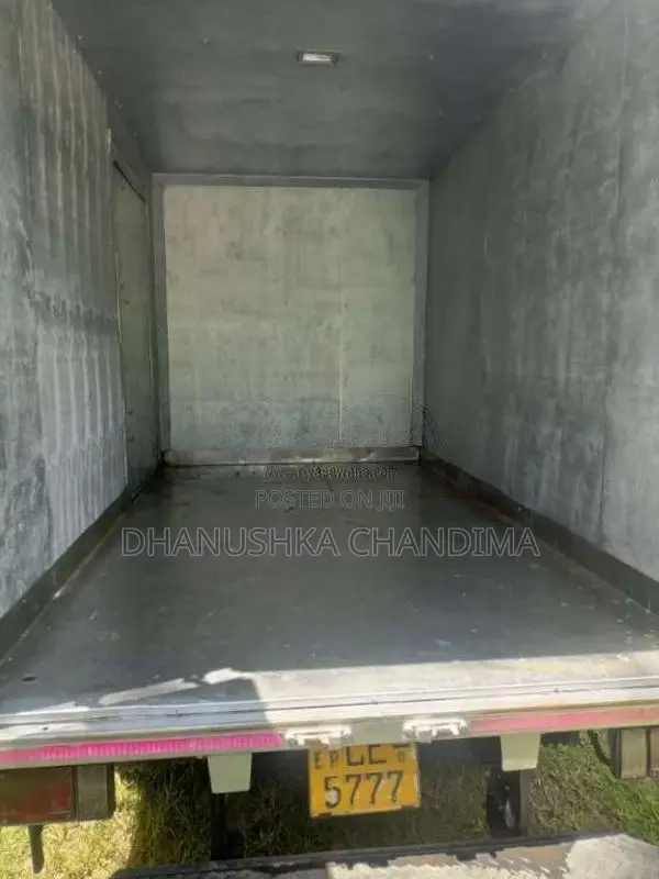 Isuzu ELF 2002 Lorry (Used)