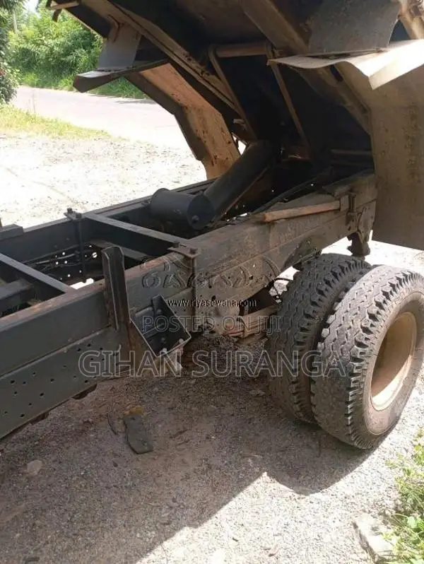 Isuzu Tipper 1999 Lorry (Used)