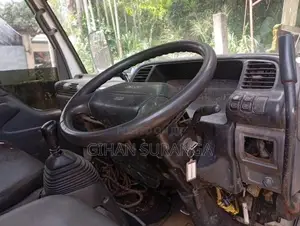 Isuzu Tipper 1999 Lorry (Used)