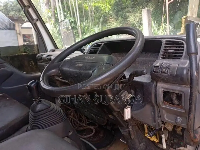 Isuzu Tipper 1999 Lorry (Used)