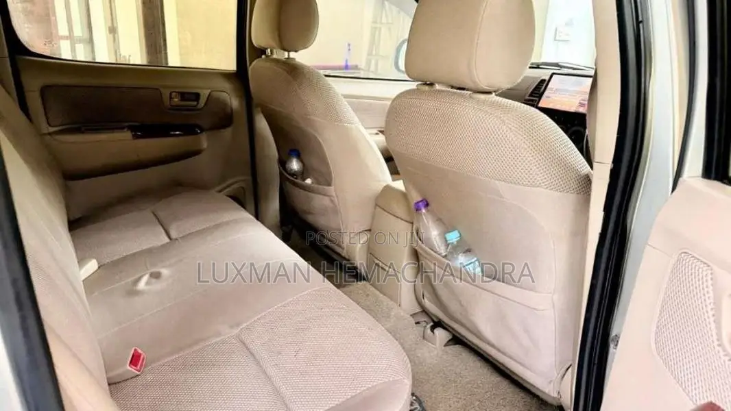 Toyota Hilux 2006 Pickup (Used)