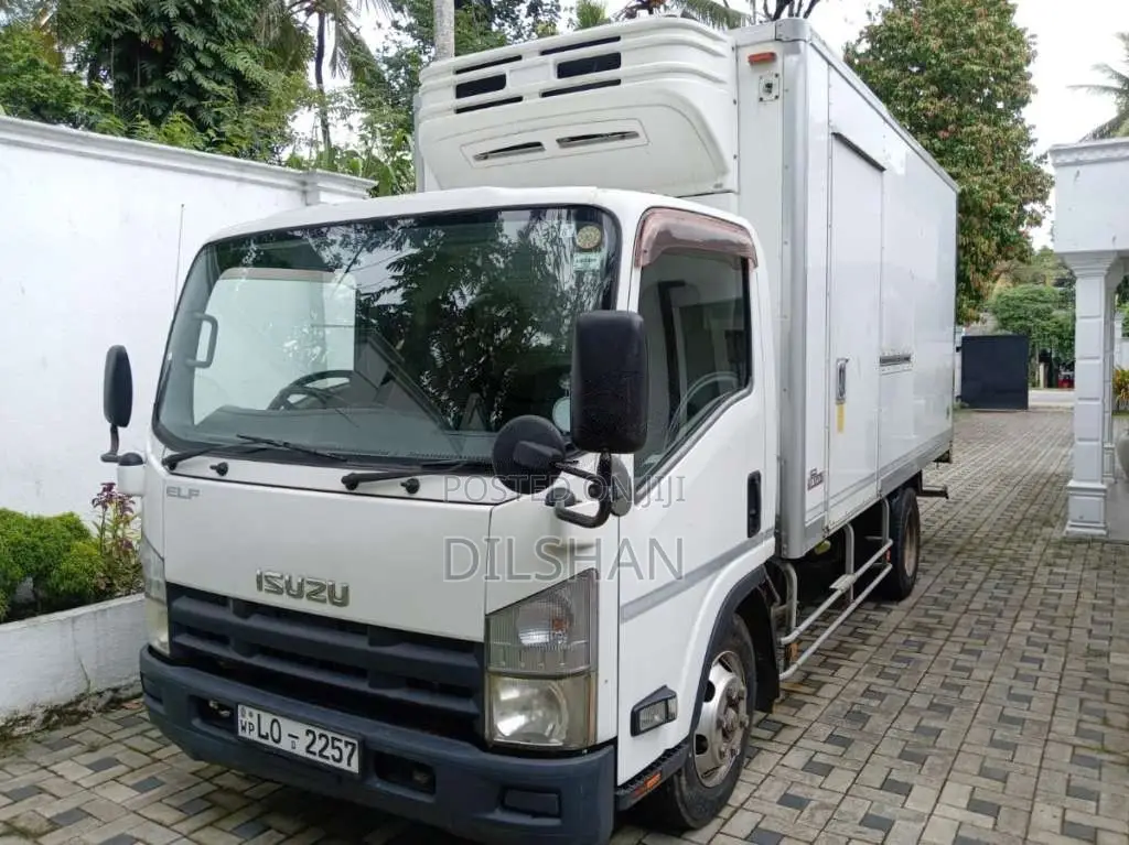 Isuzu Freezer 2013 Lorry (Used)