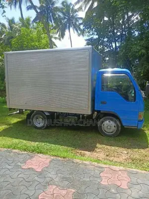 Isuzu ELF 2002 Lorry (Used)