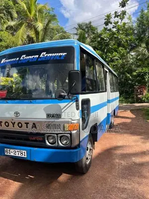 Toyota Dyna 1992 Bus (Used)