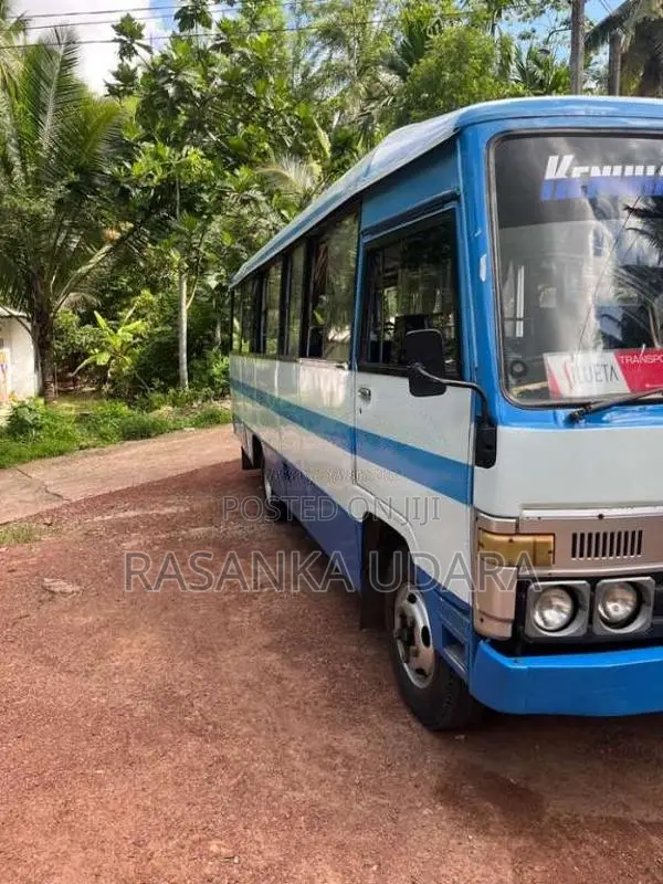 Toyota Dyna 1992 Bus (Used)