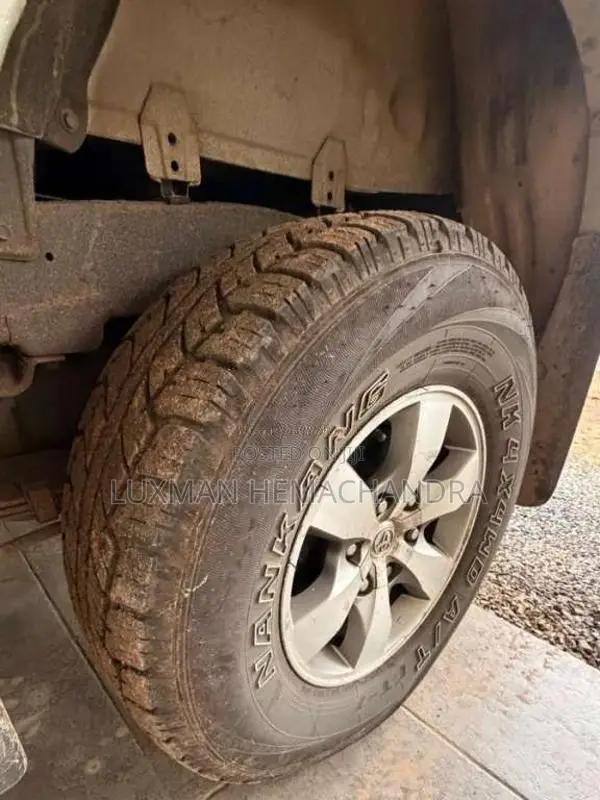 Toyota Hilux 2006 Pickup (Used)