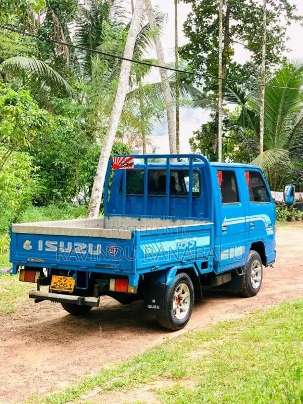 Isuzu Elf CrewCab 1980 Lorry (Used)